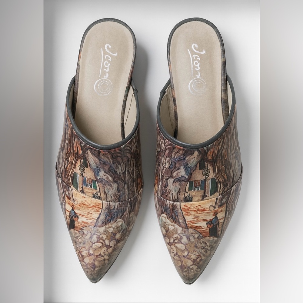 ICON Painted Leather Pointed-Toe Mules in Brown and Tan